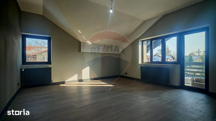 Casă cu 4 camere cu Teren 563 Mp în Corbeanca