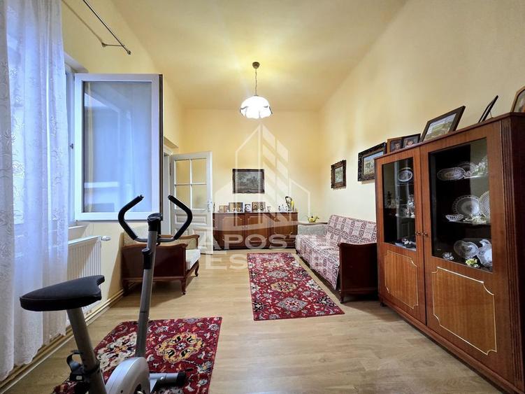 Casă cu 5 camere cu Teren 771 Mp în Bogdăneștilor