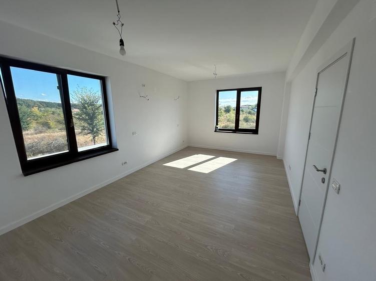 Casă cu 4 camere cu Teren 301 Mp în Corbeanca