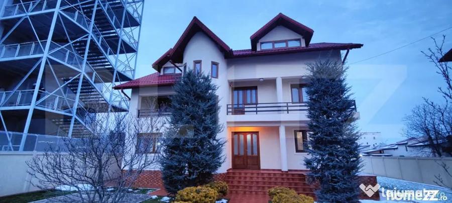 Casă cu 6 camere cu Teren 1178 Mp în Cetate