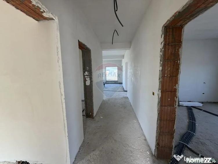 Casă cu 4 camere cu Teren 470 Mp în Câmpineanca