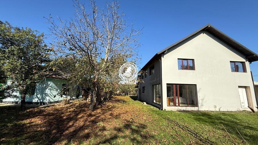 Casă cu 6 camere cu Teren 376 Mp în Ungheni