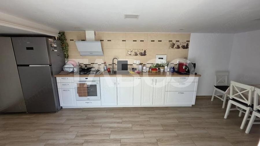 Casă cu 4 camere cu Teren 3150 Mp în Petrești