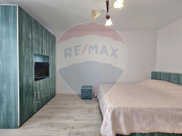 Apartament cu 2 camere circular, mobilat în City Park Mall