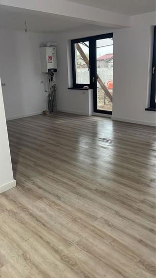 Casă cu 3 camere în Central