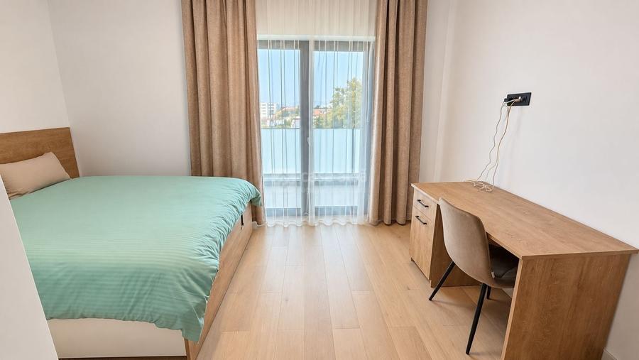 Apartament cu 3 camere decomandat, mobilat în Central
