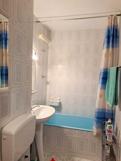Apartament cu 2 camere semidecomandat în Berceni