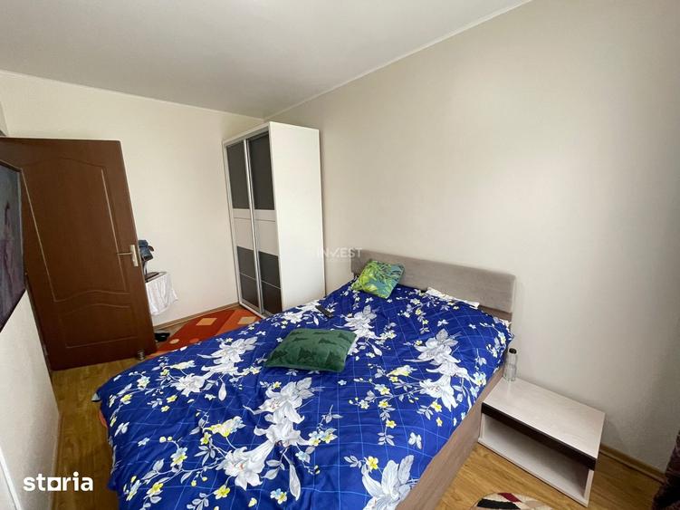 Apartament cu 3 camere, mobilat în Podu Roș