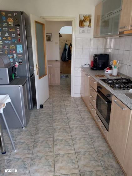 Apartament cu 3 camere decomandat în Obor