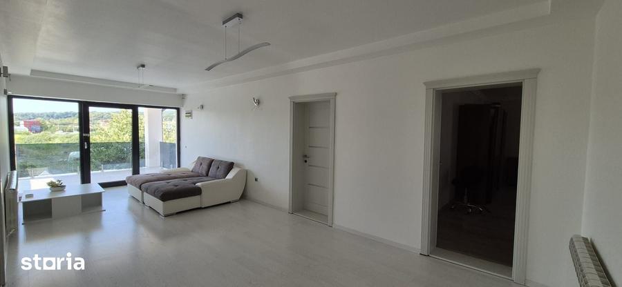 Casă cu 5 camere cu Teren 980 Mp în Livezeni