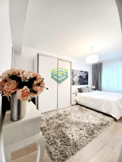 Apartament cu 3 camere semidecomandat, mobilat în Băneasa