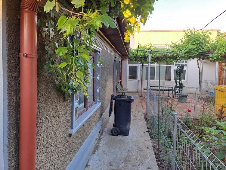 Casă cu Teren 200 Mp în Rahova