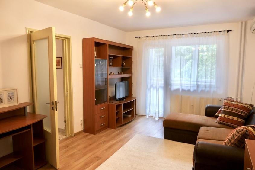 Apartament cu 2 camere decomandat în Basarabia