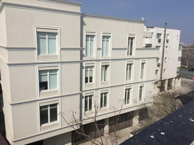 Casă cu 14 camere cu Teren 120 Mp în P-ța Ovidiu
