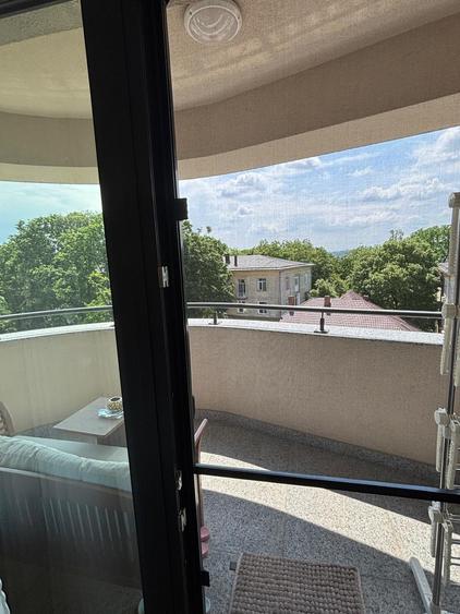 Apartament cu 3 camere decomandat în Copou