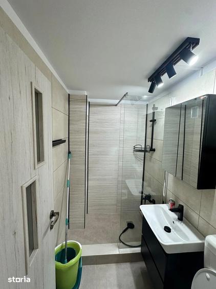 Apartament cu 4 camere decomandat, mobilat în Sebastian