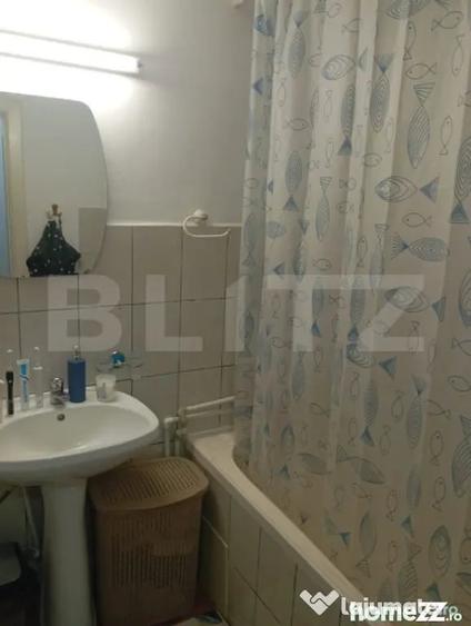 Apartament cu 2 camere decomandat în Micro 6