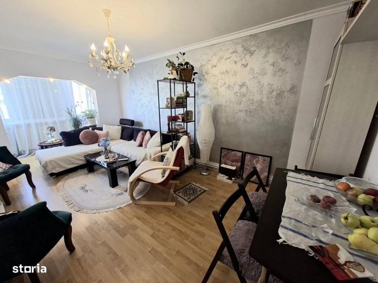 Apartament cu 4 camere decomandat în Central