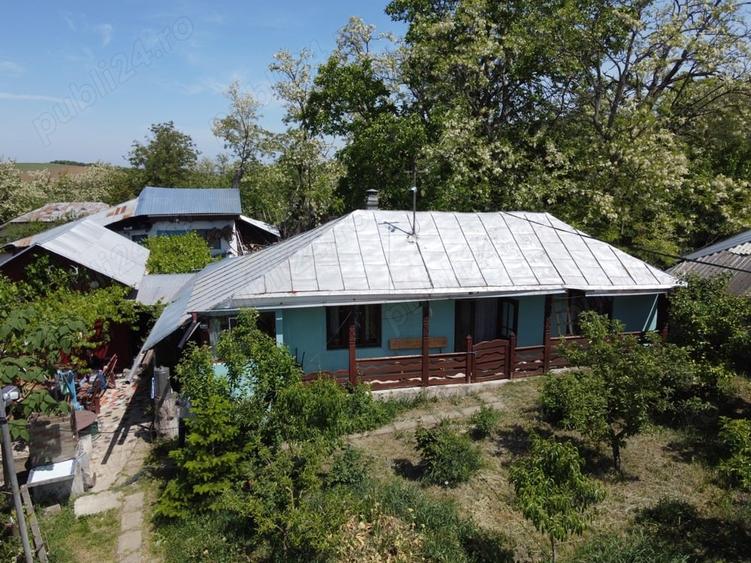 Casă cu 4 camere cu Teren 24000 Mp în Costișa de Sus