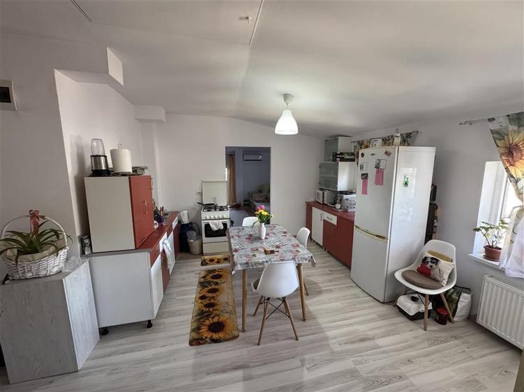 Apartament cu 2 camere decomandat în Decebal