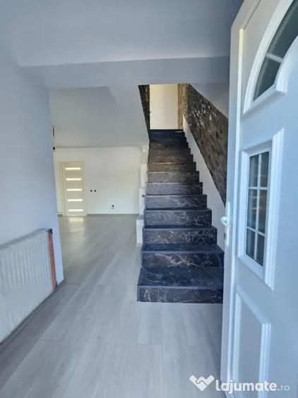 Casă cu 3 camere cu Teren 154 Mp în Central