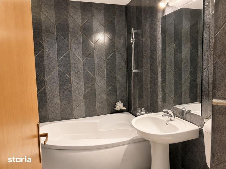 Apartament cu 3 camere decomandat în Plopilor