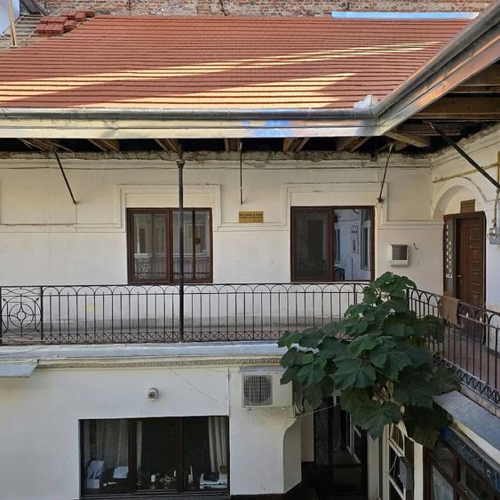 Apartament cu 2 camere nedecomandat în Central