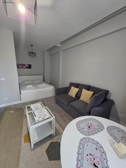 Garsonieră decomandată, mobilată în Mamaia-Sat