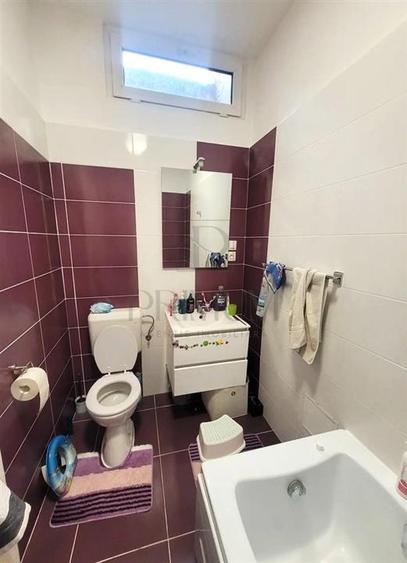 Apartament cu 3 camere circular, mobilat în P-ța Maria