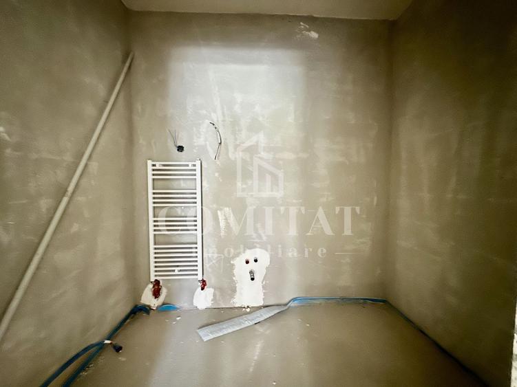 Apartament cu 3 camere semidecomandat în Florești