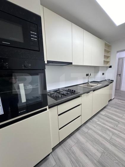 Apartament cu 4 camere decomandat, mobilat în Cornișa