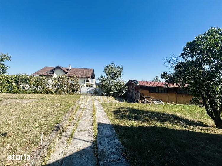 Teren de 1300 mp, în Central