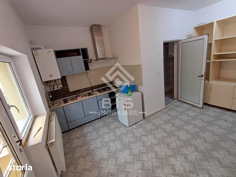 Casă cu 4 camere decomandat cu Teren 300 Mp în Independenței