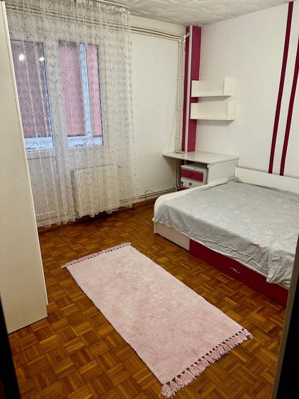 Apartament cu 3 camere decomandat în Brazda lui Novac