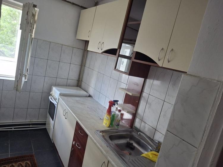 Apartament cu 2 camere decomandat în Nicolina