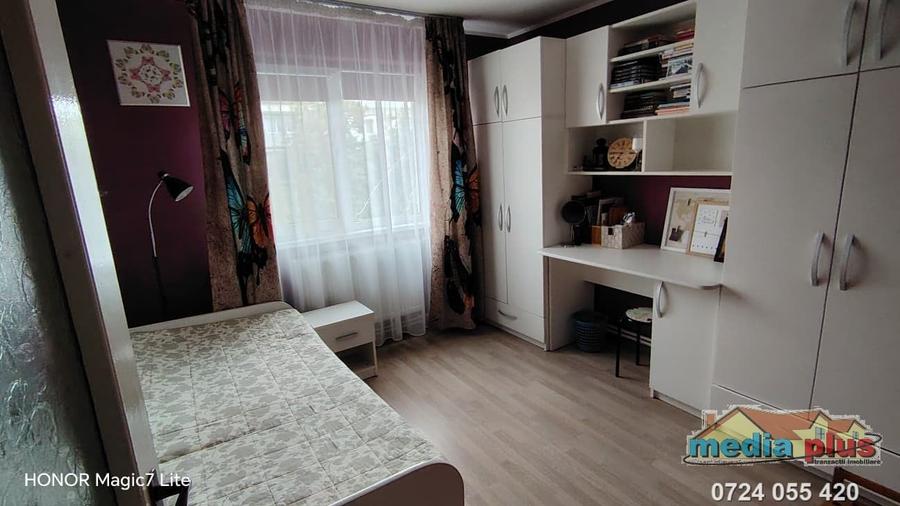Apartament cu 3 camere semidecomandat în Micro 39