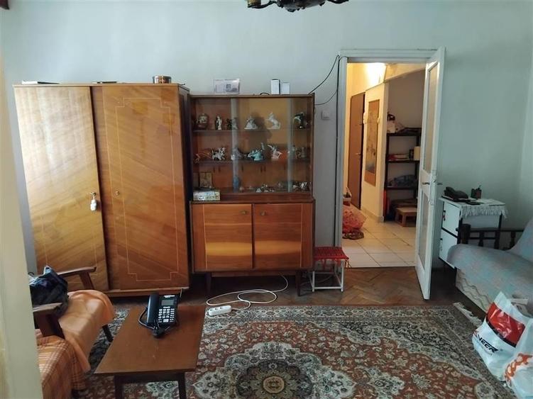 Apartament cu 2 camere nedecomandat în Podu Roș