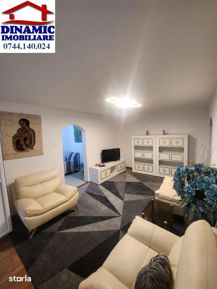 Apartament cu 3 camere semidecomandat, mobilat în Ultracentral