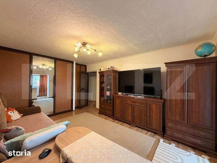 Apartament cu 2 camere decomandat în Craiovița Nouă