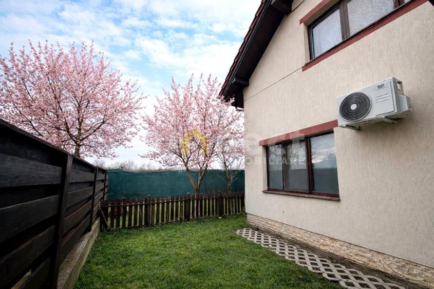 Duplex cu 5 camere cu Canalizare în Florești