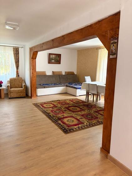 Casă cu 3 camere în Strunga