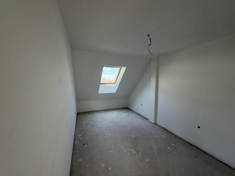 Apartament cu 3 camere decomandat în Florești — fotografia 1