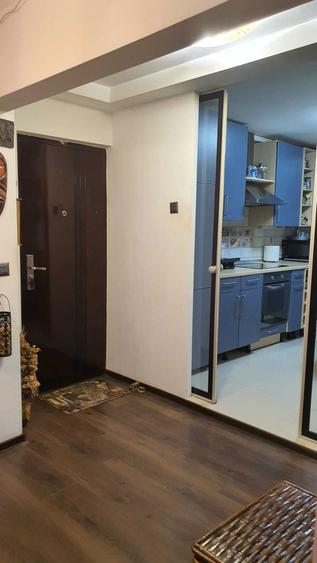 Apartament cu 3 camere decomandat în Crihala