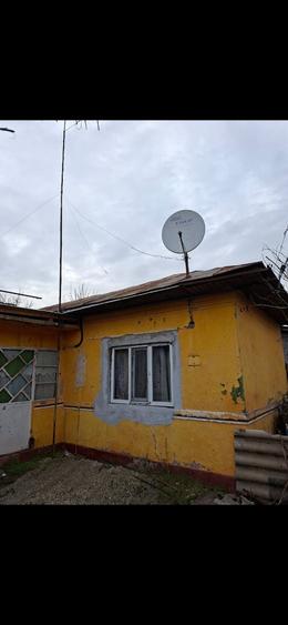 Casă cu 4 camere în Oinacu