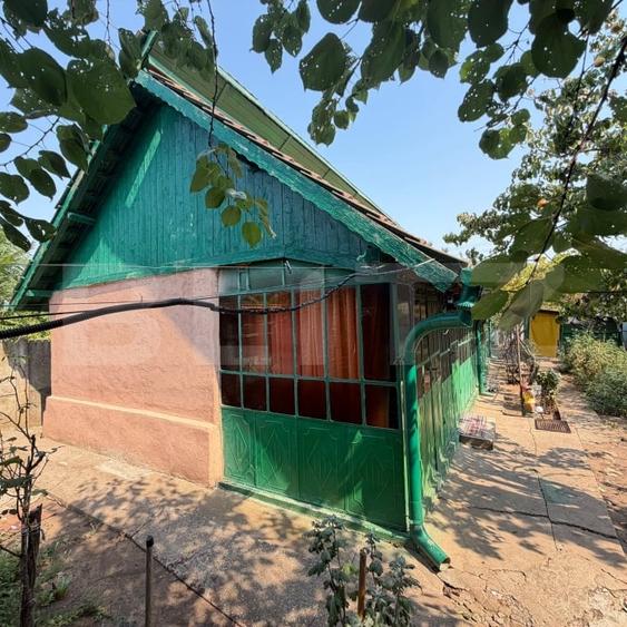 Casă individuală cu 3 camere cu Teren 1700 Mp în Exterior Est