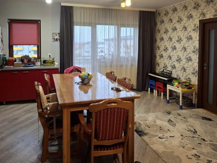 Apartament cu 3 camere decomandat, mobilat în Florești — fotografia 1