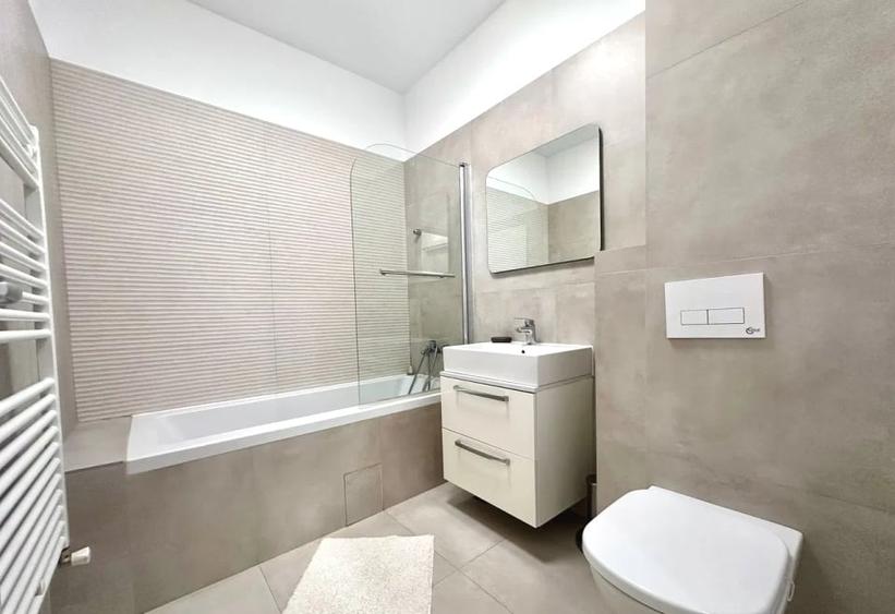 Apartament cu 3 camere semidecomandat, mobilat în Tunari