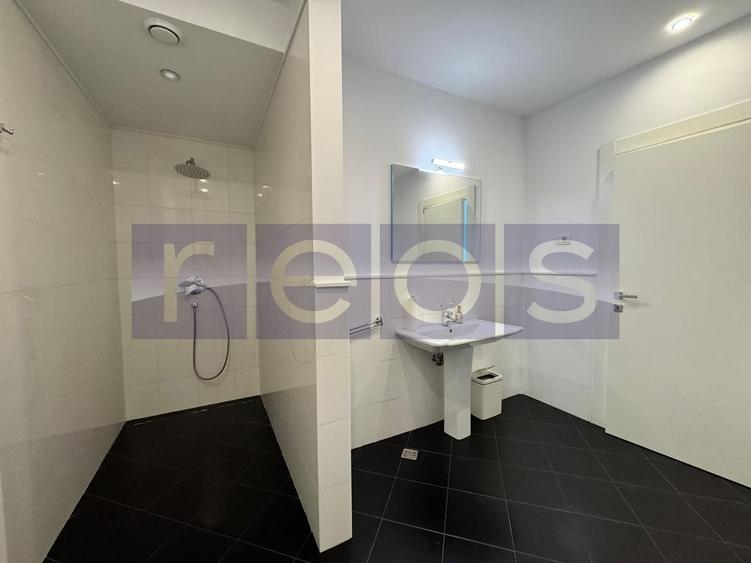Apartament cu 4 camere decomandat în Primăverii