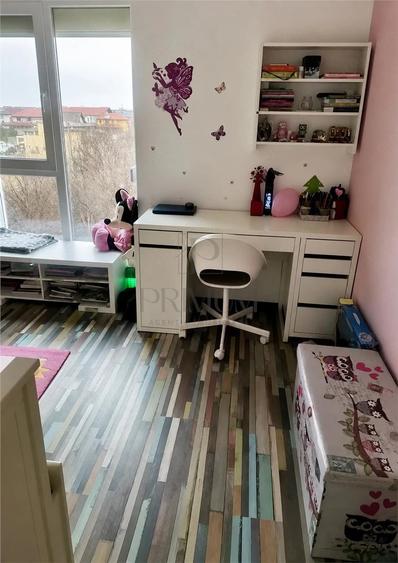 Apartament cu 3 camere în Dumbrăvița