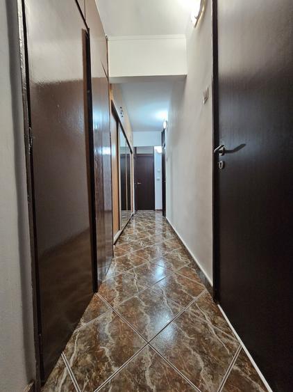 Apartament cu 3 camere decomandat în Lujerului